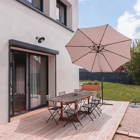 Le Cube 3 Etoiles Avec Piscine Et Climatisation Holiday home